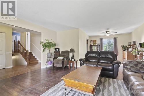 561 River Road, Mcnab/Braeside, ON - Indoor Photo Showing Living Room