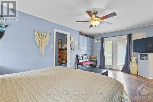 561 River Road, Mcnab/Braeside, ON - Indoor Photo Showing Bedroom