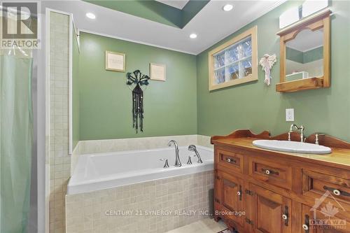 561 River Road, Mcnab/Braeside, ON - Indoor Photo Showing Bathroom