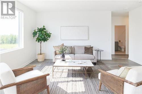 2055 Portobello Boulevard Unit#211, Ottawa, ON - Indoor Photo Showing Living Room