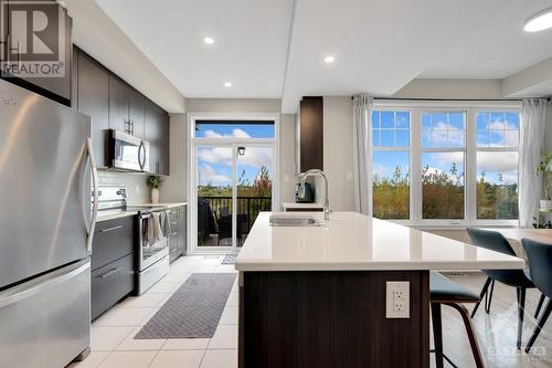 647 Trigoria Crescent, Ottawa, ON - Indoor Photo Showing Kitchen With Stainless Steel Kitchen With Upgraded Kitchen