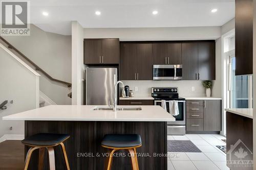 647 Trigoria Crescent, Ottawa, ON - Indoor Photo Showing Kitchen With Stainless Steel Kitchen With Double Sink With Upgraded Kitchen