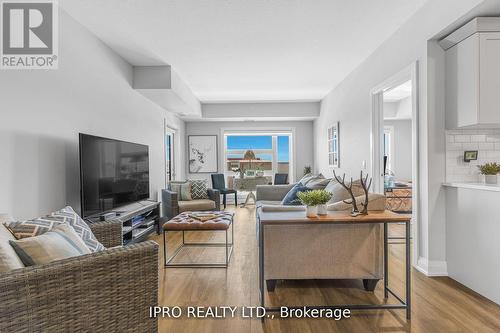 307 - 120 Summersides Boulevard, Pelham, ON - Indoor Photo Showing Living Room