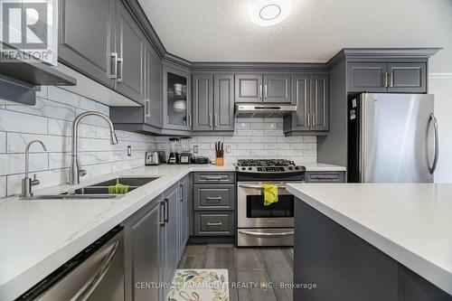 78 Periwinkle Street, Kitchener, ON - Indoor Photo Showing Kitchen With Stainless Steel Kitchen With Double Sink With Upgraded Kitchen