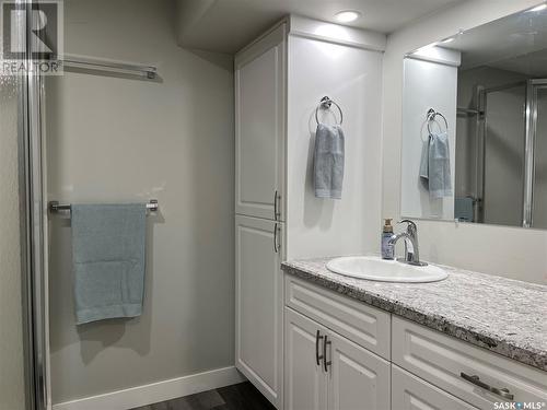 616 8Th Avenue W, Nipawin, SK - Indoor Photo Showing Bathroom