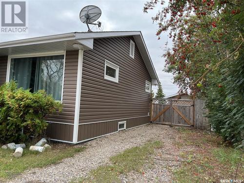 616 8Th Avenue W, Nipawin, SK - Outdoor