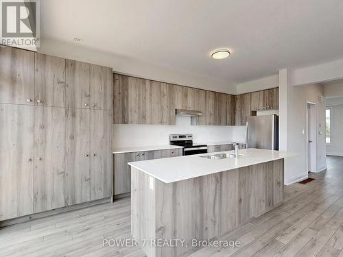 26 Lively Way, Whitby, ON - Indoor Photo Showing Kitchen With Stainless Steel Kitchen