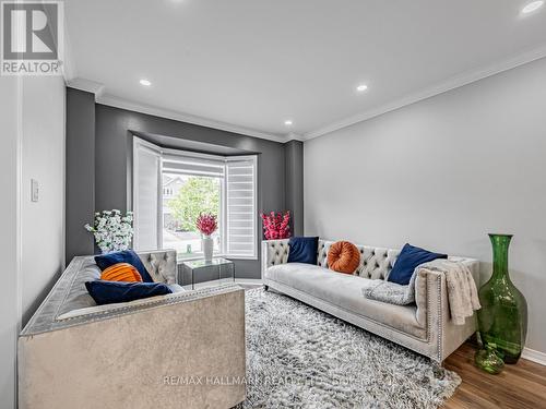 5 Gill Crescent, Ajax, ON - Indoor Photo Showing Living Room