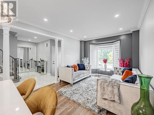 5 Gill Crescent, Ajax, ON - Indoor Photo Showing Living Room