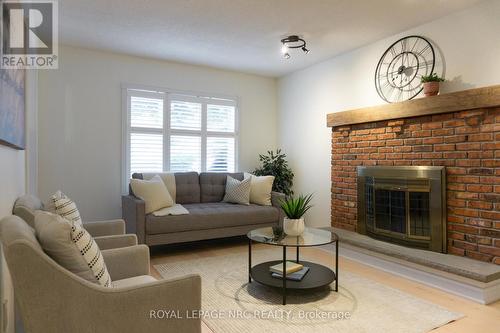 7 Nursery Lane, Pelham, ON - Indoor Photo Showing Living Room With Fireplace