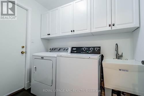 7 Nursery Lane, Pelham, ON - Indoor Photo Showing Laundry Room