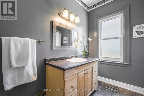 140 Mill Street, Oshawa, ON - Indoor Photo Showing Bathroom