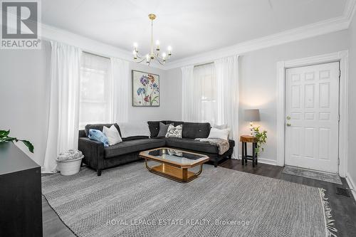 140 Mill Street, Oshawa, ON - Indoor Photo Showing Living Room