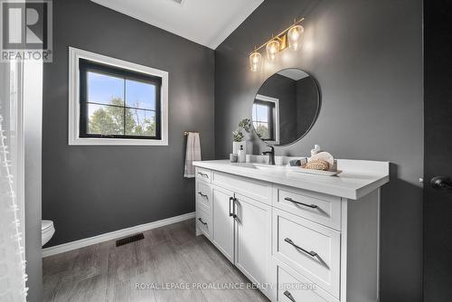 10423 Community Centre Road, Hamilton Township (Baltimore), ON - Indoor Photo Showing Bathroom