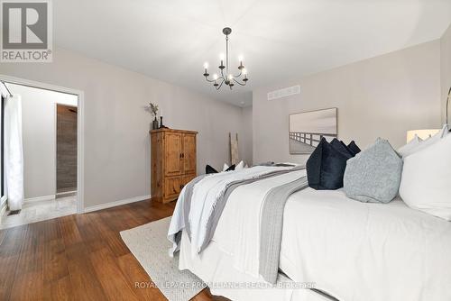 10423 Community Centre Road, Hamilton Township (Baltimore), ON - Indoor Photo Showing Bedroom