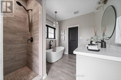 10423 Community Centre Road, Hamilton Township (Baltimore), ON - Indoor Photo Showing Bathroom