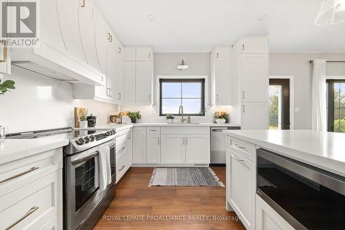 10423 Community Centre Road, Hamilton Township (Baltimore), ON - Indoor Photo Showing Kitchen With Upgraded Kitchen