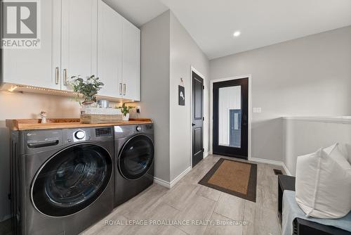 10423 Community Centre Road, Hamilton Township (Baltimore), ON - Indoor Photo Showing Laundry Room