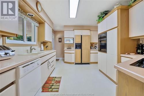 79 Lynnwood Avenue, Chatham, ON - Indoor Photo Showing Kitchen