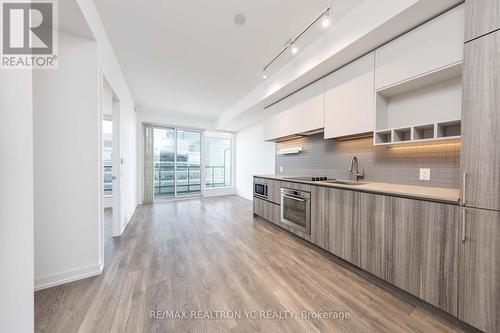 1106 - 5 Buttermill Avenue, Vaughan, ON - Indoor Photo Showing Kitchen