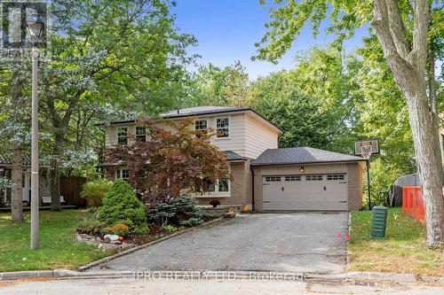 136 Golf Club Court, Richmond Hill, ON - Outdoor