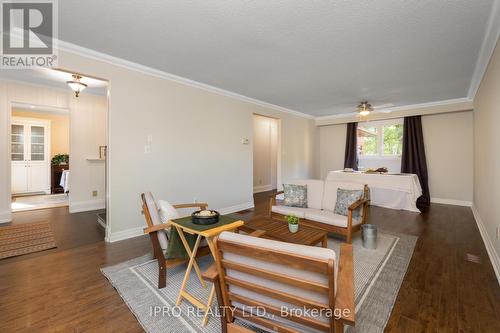 136 Golf Club Court, Richmond Hill, ON - Indoor