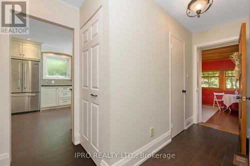 136 Golf Club Court, Richmond Hill, ON - Indoor Photo Showing Other Room