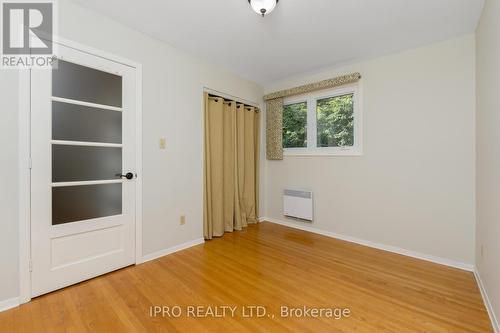 136 Golf Club Court, Richmond Hill, ON - Indoor Photo Showing Other Room