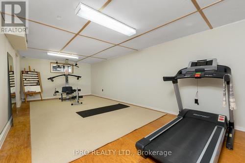 136 Golf Club Court, Richmond Hill, ON - Indoor Photo Showing Gym Room