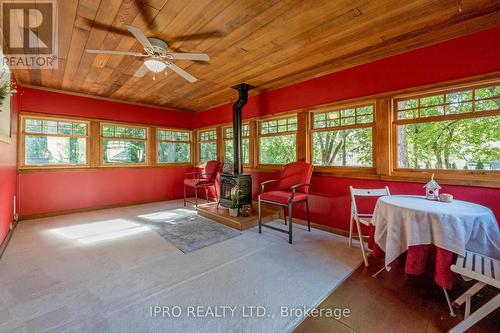 136 Golf Club Court, Richmond Hill, ON - Indoor Photo Showing Other Room