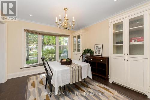 136 Golf Club Court, Richmond Hill, ON - Indoor Photo Showing Dining Room