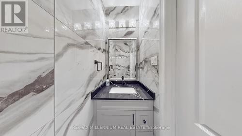 239 Vellore Woods Boulevard, Vaughan, ON - Indoor Photo Showing Bathroom