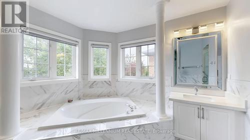 239 Vellore Woods Boulevard, Vaughan, ON - Indoor Photo Showing Bathroom