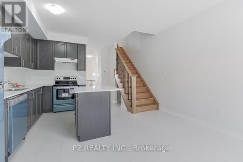 2064 Donald Cousens Parkway, Markham, ON - Indoor Photo Showing Kitchen With Upgraded Kitchen