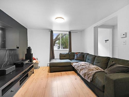 Salon - 67  - 73A Rue Frontenac, Saint-Jean-Sur-Richelieu, QC - Indoor Photo Showing Living Room