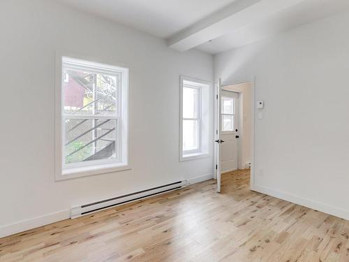 Chambre Ã Â coucher - 1424 Rue St-Clément, Montréal (Mercier/Hochelaga-Maisonneuve), QC - Indoor Photo Showing Other Room