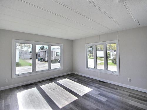 Living room - 280 Av. Douay, Amos, QC - Indoor Photo Showing Other Room