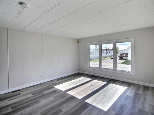 Living room - 280 Av. Douay, Amos, QC - Indoor Photo Showing Other Room