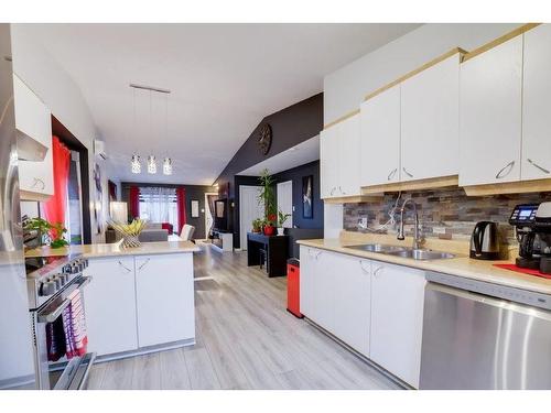 Vue d'ensemble - 121 Rue Des Pins-Blancs, Gatineau (Masson-Angers), QC - Indoor Photo Showing Kitchen With Double Sink