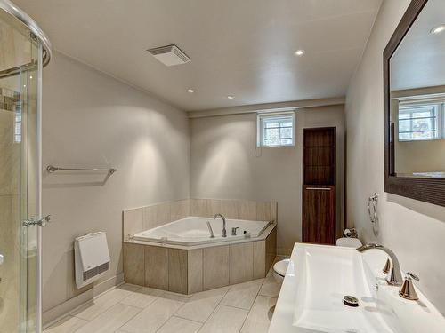 Salle de bains - 442 Av. Woodlea, Mont-Royal, QC - Indoor Photo Showing Bathroom