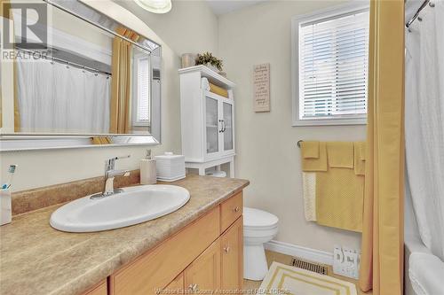 1384 Highnoon Drive, Windsor, ON - Indoor Photo Showing Bathroom