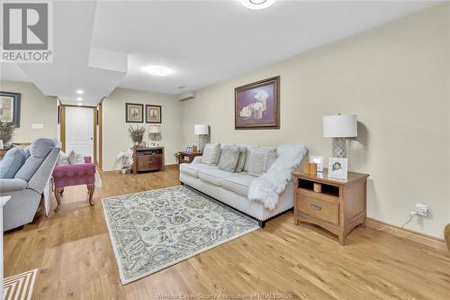 1384 Highnoon Drive, Windsor, ON - Indoor Photo Showing Living Room