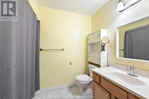 3646 Holburn Street, Windsor, ON - Indoor Photo Showing Bathroom