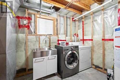 3646 Holburn Street, Windsor, ON - Indoor Photo Showing Laundry Room