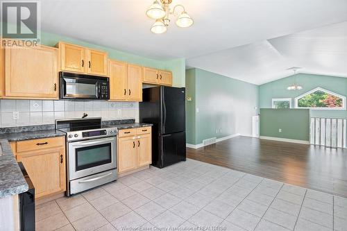 3646 Holburn Street, Windsor, ON - Indoor Photo Showing Kitchen