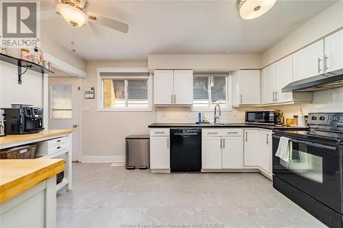 3730 Wildwood, Windsor, ON - Indoor Photo Showing Kitchen