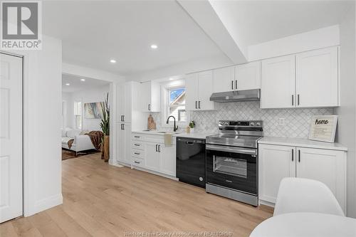 2968 Langlois, Windsor, ON - Indoor Photo Showing Kitchen