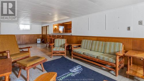 1694 George Avenue, Windsor, ON - Indoor Photo Showing Living Room