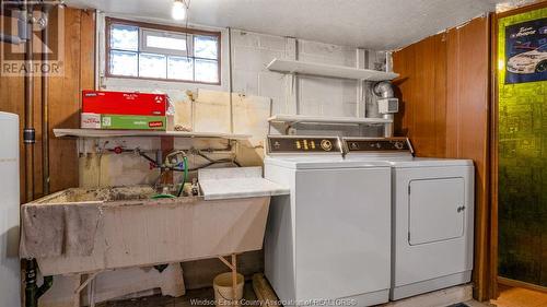 1694 George Avenue, Windsor, ON - Indoor Photo Showing Laundry Room