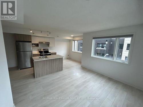 814 - 1133 Cooke Boulevard, Burlington, ON - Indoor Photo Showing Kitchen